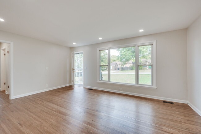 Building Photo - 5003 Hasty Dr