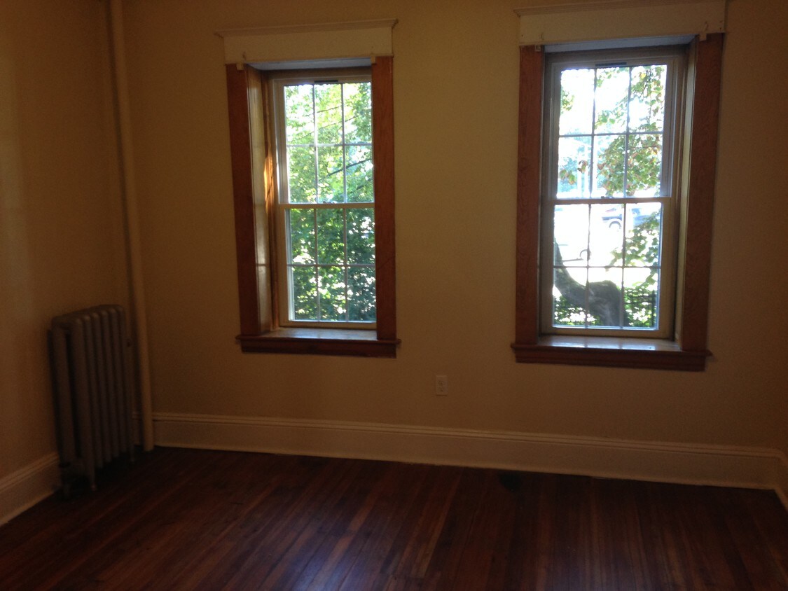 Primary Photo - 222 Pearl St