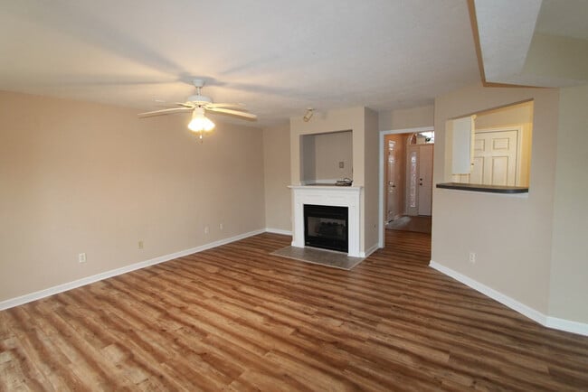 Building Photo - 902 Stoneview Ct