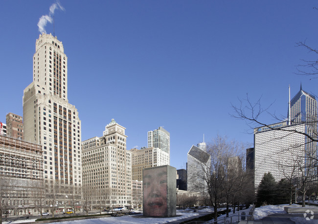 Foto del edificio - Six North Michigan Building