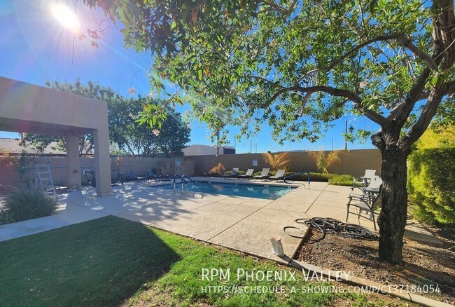 Foto del edificio - N. Phx Gated 3/2.5 *NEW* Custom Paint!