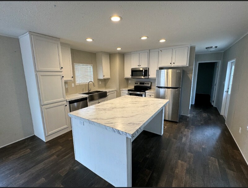 Foto principal - 7145 S Meridian St
