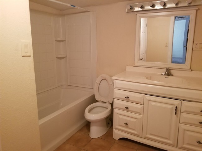 Building Photo - 253 Lovelace Dr