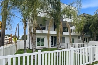 Building Photo - 215 W Columbus Dr