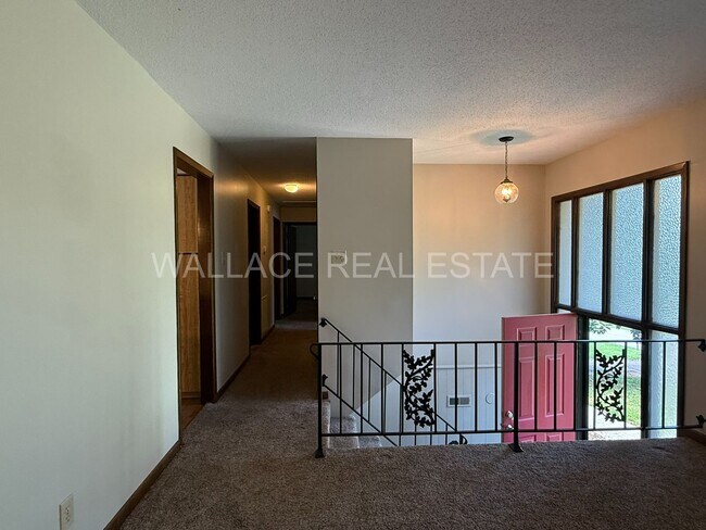 Foto del edificio - 4 BEDROOM HOUSE IN KINGS GATE SUBDIVISION ...