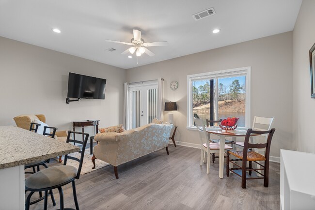 Foto del edificio - 167 Pebble Beach Pl