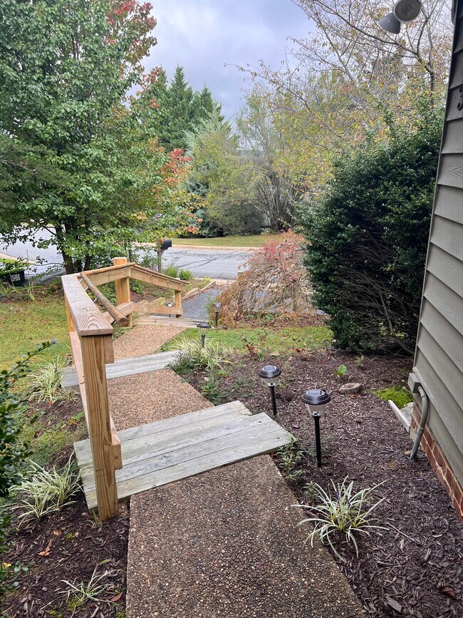 Building Photo - 39 Waterwheel Dr