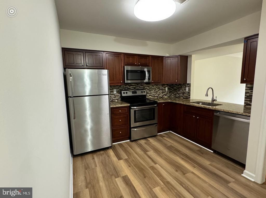 Primary Photo - 5871 Rowanberry Dr
