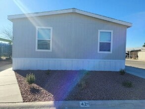 Building Photo - 4650 E Carey Ave
