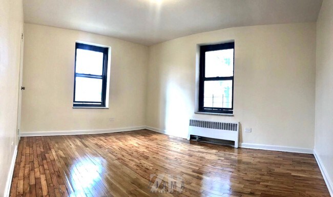 Building Photo - 117 E 86th St