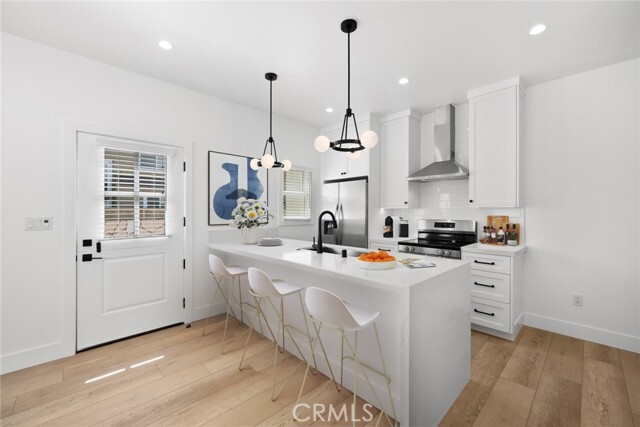 Foto del edificio - 1637 Irvine Ave