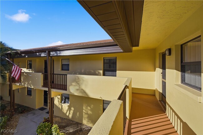 Foto del edificio - 6150 Whiskey Creek Dr