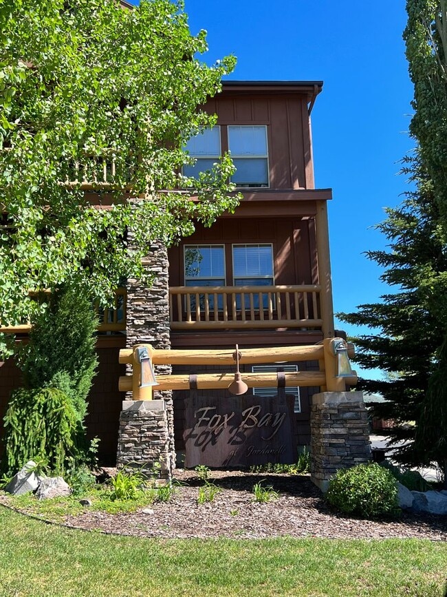 Building Photo - 1699 Fox Bay Dr