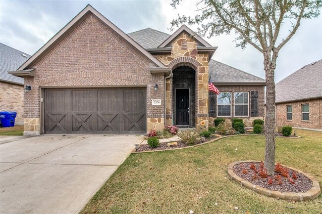 Building Photo - 2520 Sabine Cir
