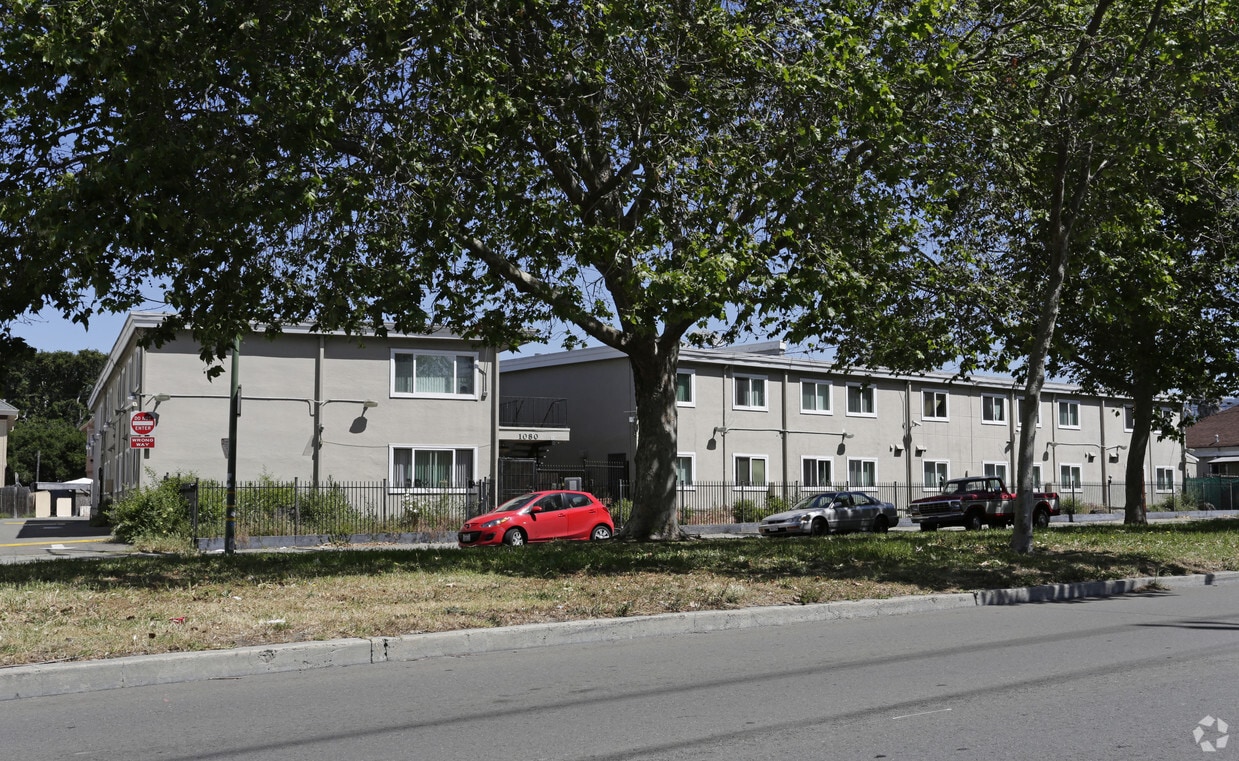 Building Photo - Stanford Ave. Apartments