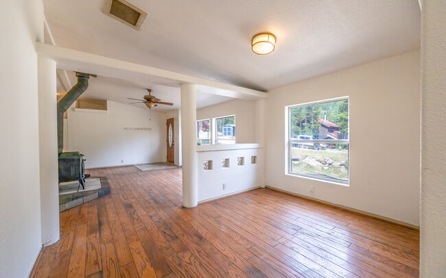 Espacio adicional: yoga, gimnasio, oficina - 865 Silver Creek Rd