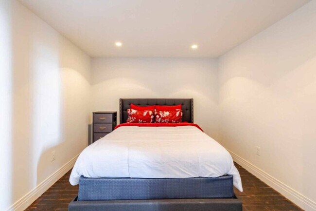 Foto del edificio - 227 Iron St