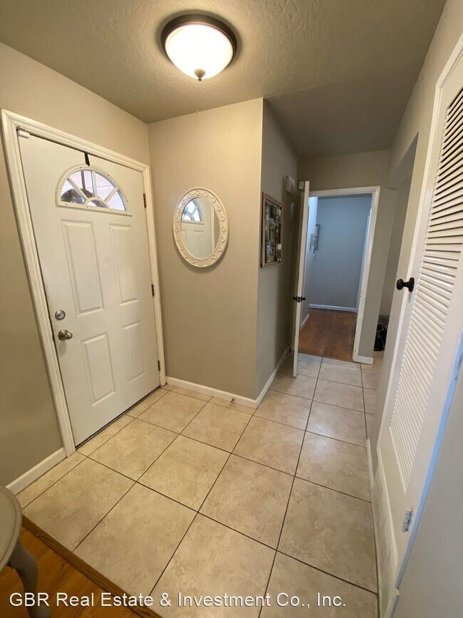 Building Photo - 4 br, 2 bath House - 8213 Cedar Crest Way