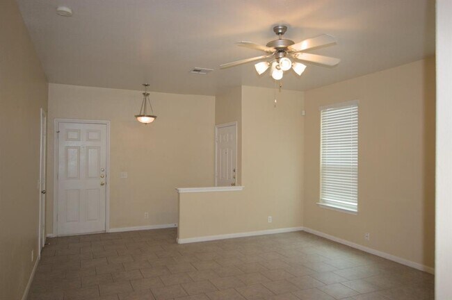 Building Photo - 2404 Allred Dr
