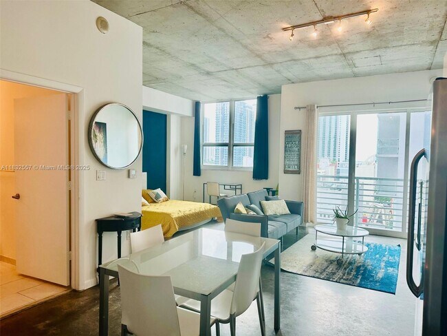 Foto del edificio - 133 NE 2nd Ave