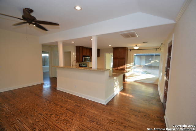 Foto del edificio - 524 Queen Anne Ct