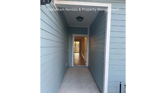 Building Photo - 761 Cherry Elm Dr