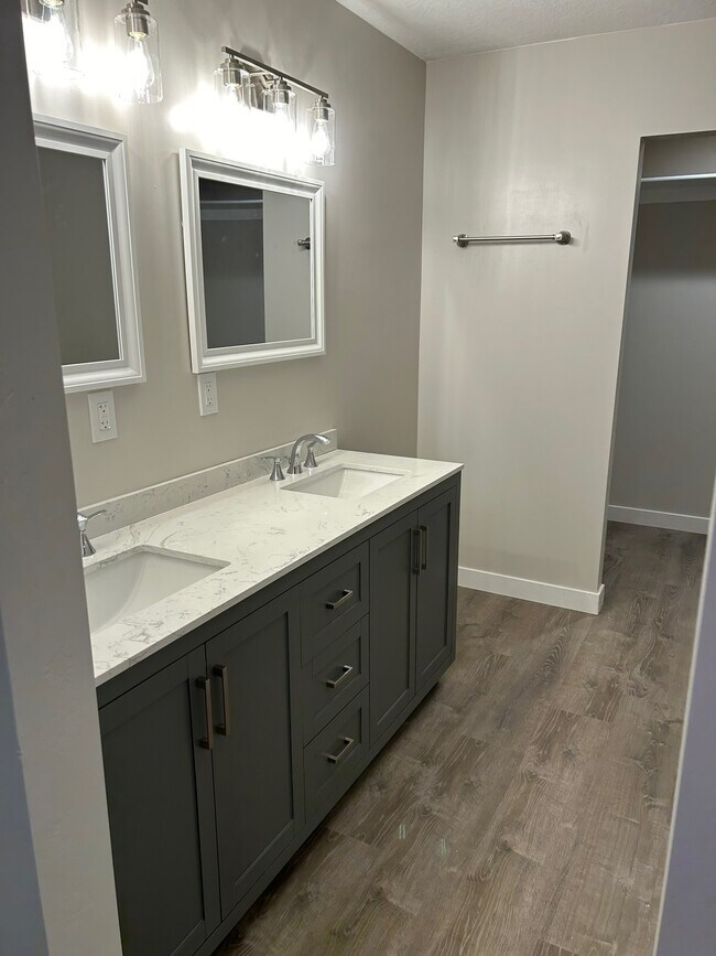 Building Photo - 81 S 300 W
