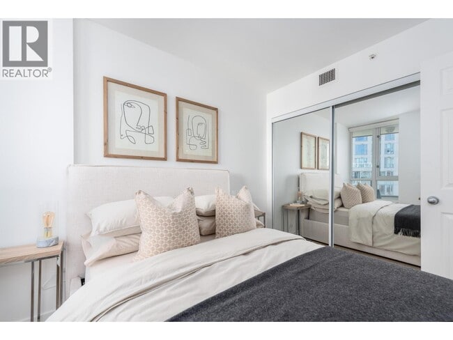 Building Photo - 63 Keefer Pl