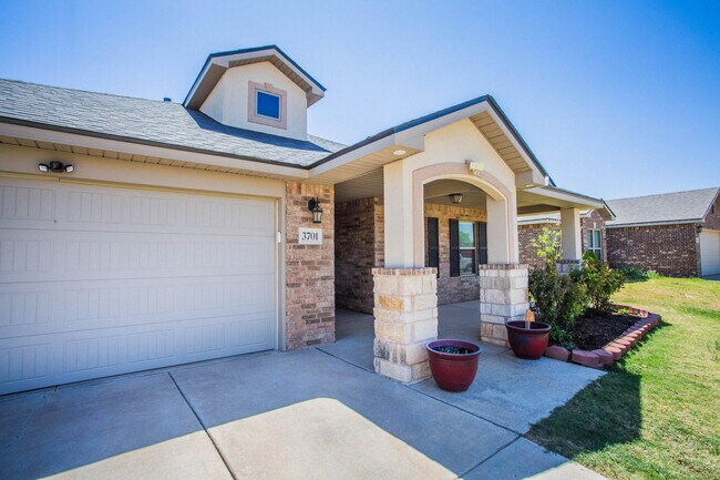 Foto del edificio - 3701 Rochester Ave