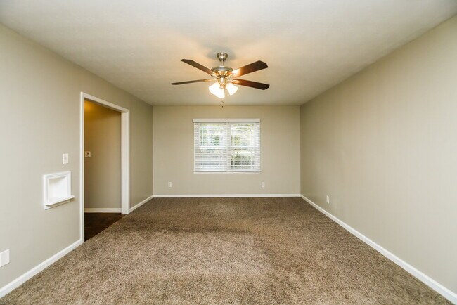 Building Photo - 2130 Grayfield Dr