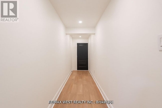 Building Photo - 75 Wright Crescent
