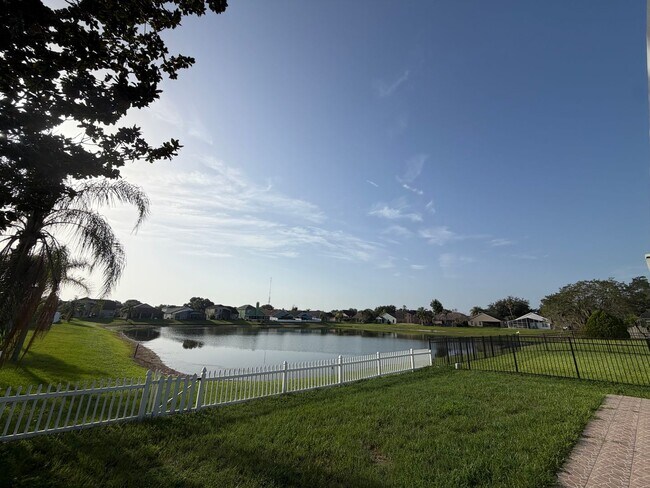 Building Photo - 2498 River Ridge Dr