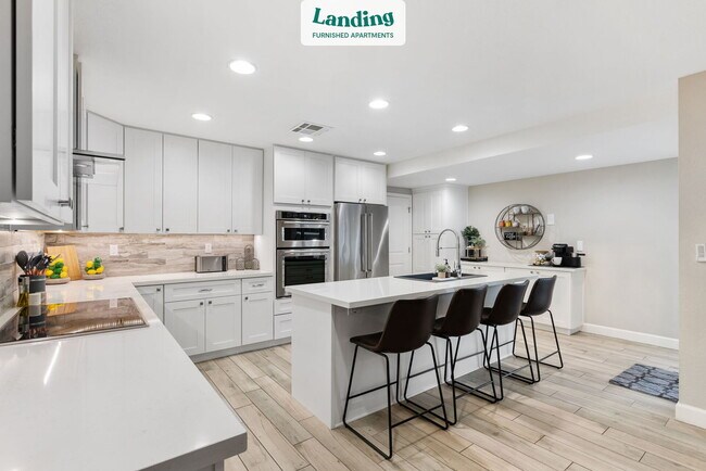 Foto del edificio - 3037 N 81st Pl