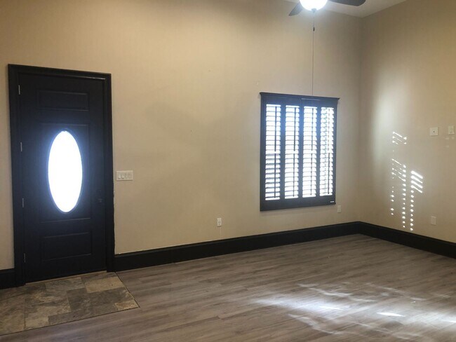 Foto del edificio - 3 br, 2 bath House - 305 S 9th Street
