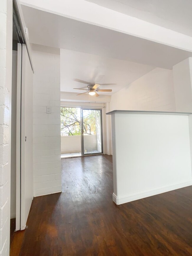 Foto del edificio - $500 1ST MONTH RENT SPECIAL | BEAUTIFUL WA...