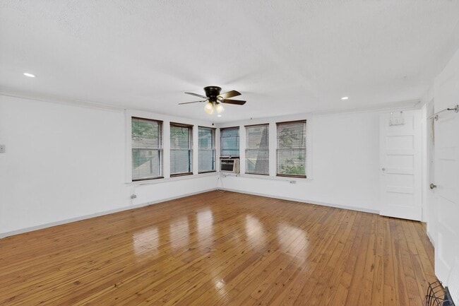 Foto del edificio - 526 W Lynwood Ave