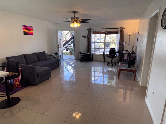 Foto del edificio - 3651 N Goldenrod Rd