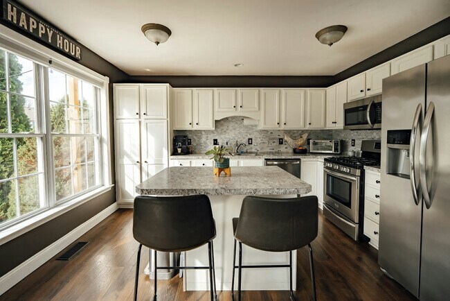 Foto del edificio - 1720 Brookstone Dr