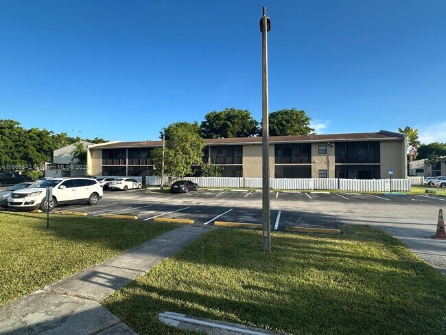 Foto del edificio - 10350 SW 220th St