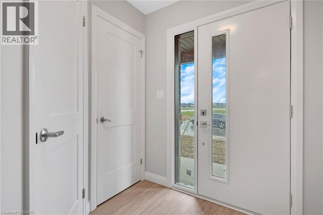 Building Photo - 520 Orr St