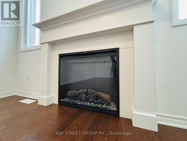 Building Photo - 127 Azure Dr