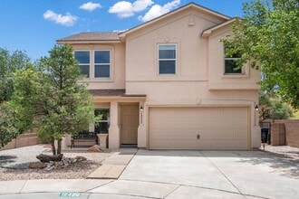 Building Photo - 12420 Mountainside Way NE