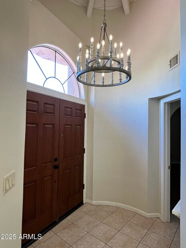 Foto del edificio - 7955 E Chaparral Rd