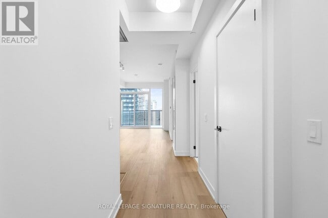 Photo du bâtiment - 117 Broadway Ave