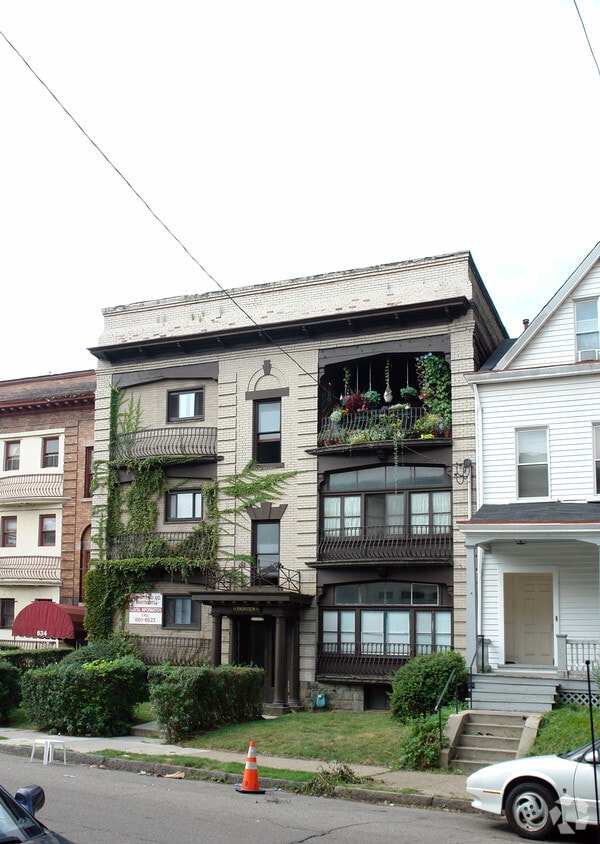Building Photo - 630-632 Maryland Ave