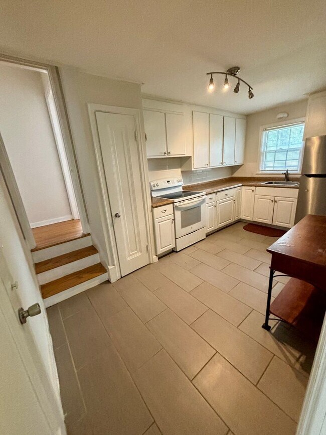 Foto del edificio - Beautiful 3 Bedroom 1 Bathroom Morton Meadows Cottage