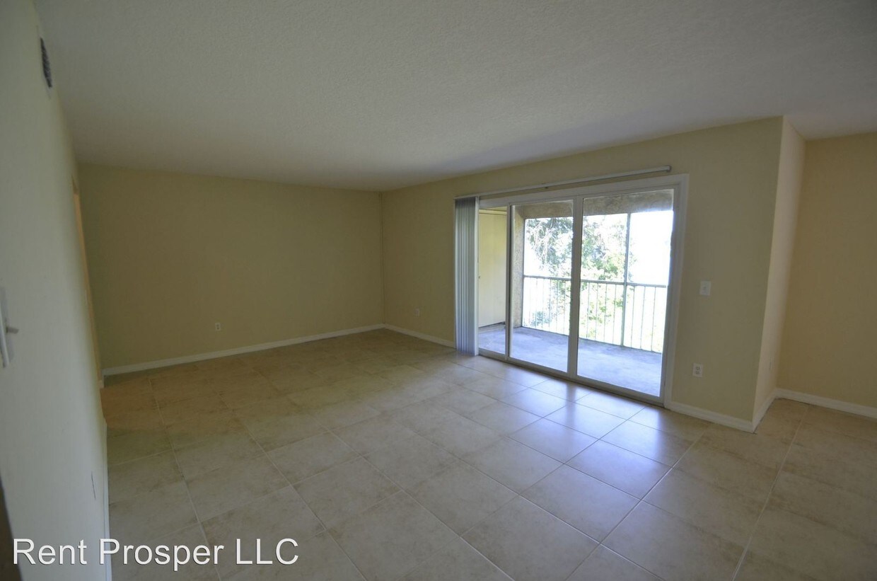 Primary Photo - 2 br, 2 bath House - 4184 Versailles Dr #D