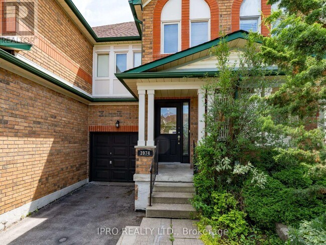 Photo du bâtiment - 3974 Discovery Ct