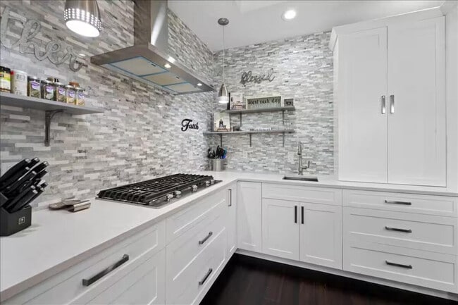 Foto del edificio - 1702 Clydesdale Ave