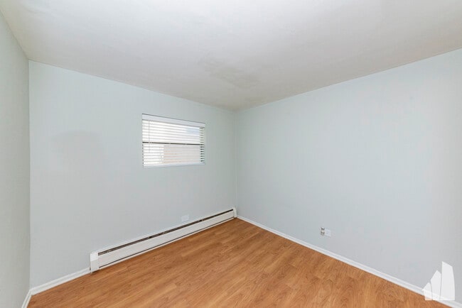 Building Photo - 4611 N Beacon St